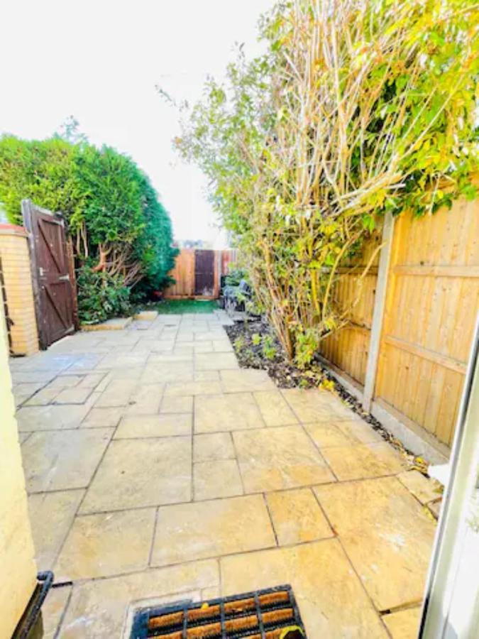 Lovely Dog Friendly, 3 Bed Home Sleeps 8, With Parking & Fenced Garden Work Contractor Leisure, Jasper Cambridge-i reptér Kültér fotó