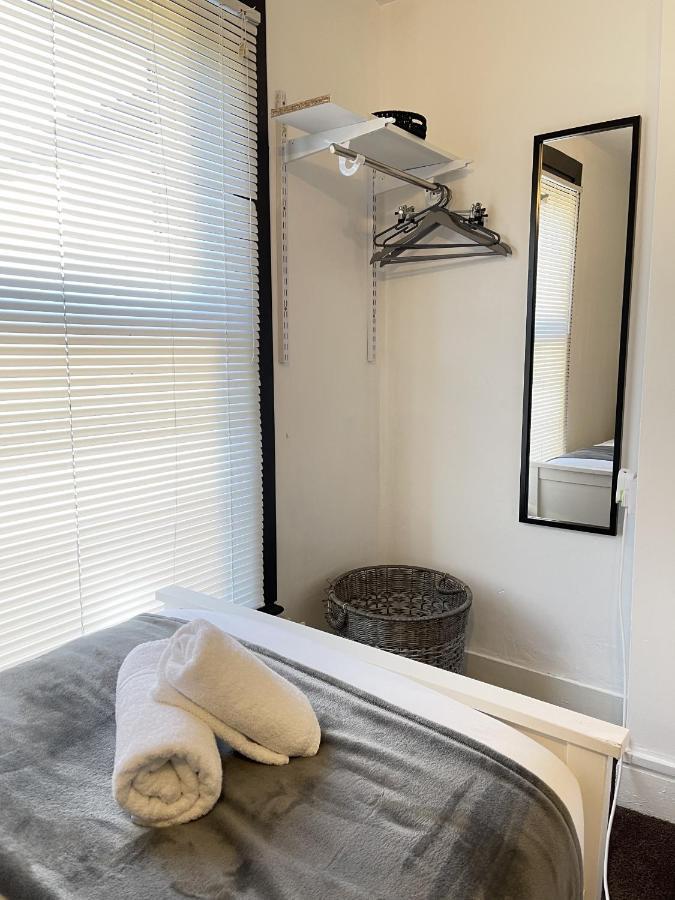 Lovely Dog Friendly, 3 Bed Home Sleeps 8, With Parking & Fenced Garden Work Contractor Leisure, Jasper Cambridge-i reptér Kültér fotó