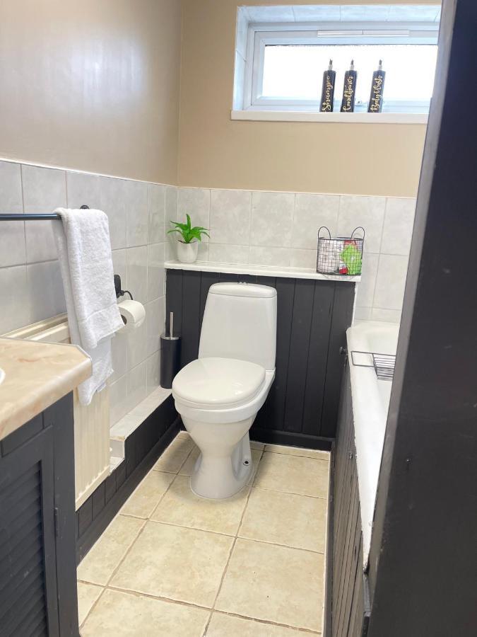 Lovely Dog Friendly, 3 Bed Home Sleeps 8, With Parking & Fenced Garden Work Contractor Leisure, Jasper Cambridge-i reptér Kültér fotó