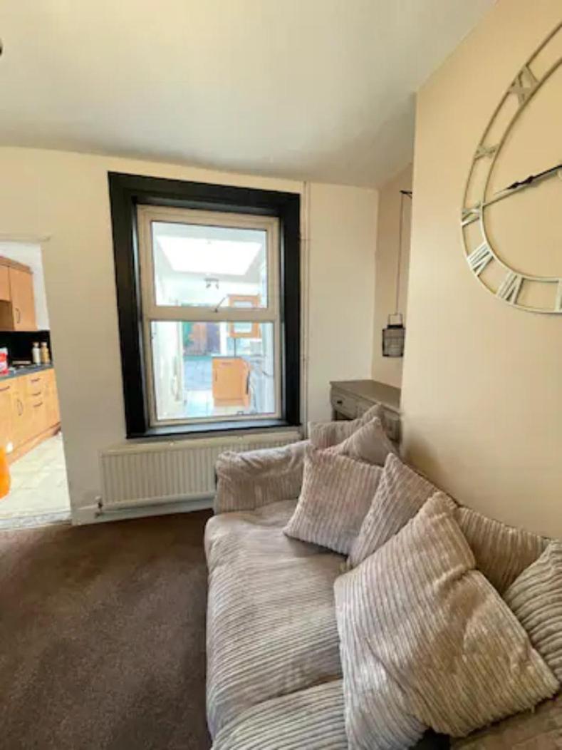 Lovely Dog Friendly, 3 Bed Home Sleeps 8, With Parking & Fenced Garden Work Contractor Leisure, Jasper Cambridge-i reptér Kültér fotó
