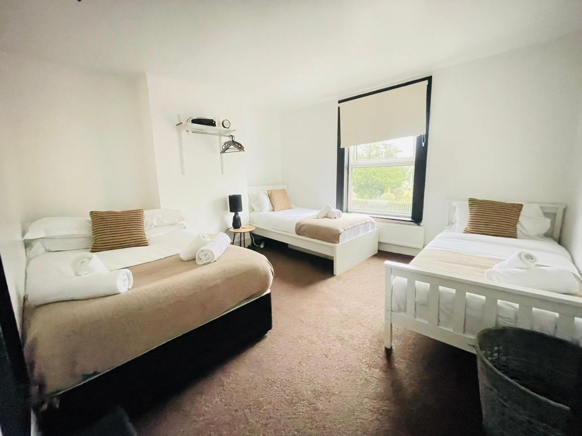 Lovely Dog Friendly, 3 Bed Home Sleeps 8, With Parking & Fenced Garden Work Contractor Leisure, Jasper Cambridge-i reptér Kültér fotó