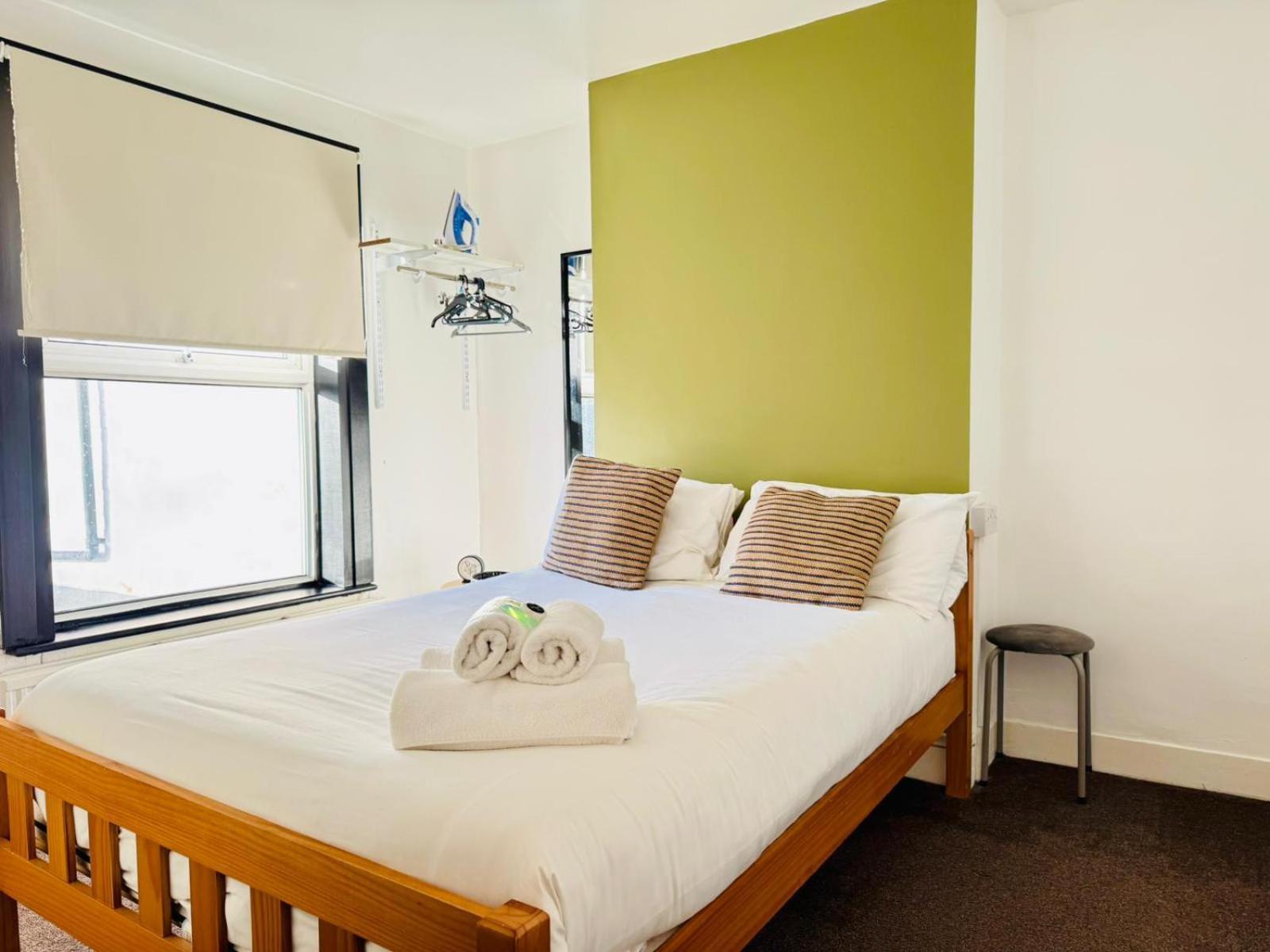 Lovely Dog Friendly, 3 Bed Home Sleeps 8, With Parking & Fenced Garden Work Contractor Leisure, Jasper Cambridge-i reptér Kültér fotó