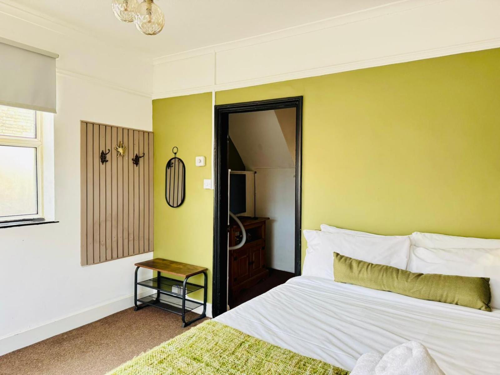 Lovely Dog Friendly, 3 Bed Home Sleeps 8, With Parking & Fenced Garden Work Contractor Leisure, Jasper Cambridge-i reptér Kültér fotó