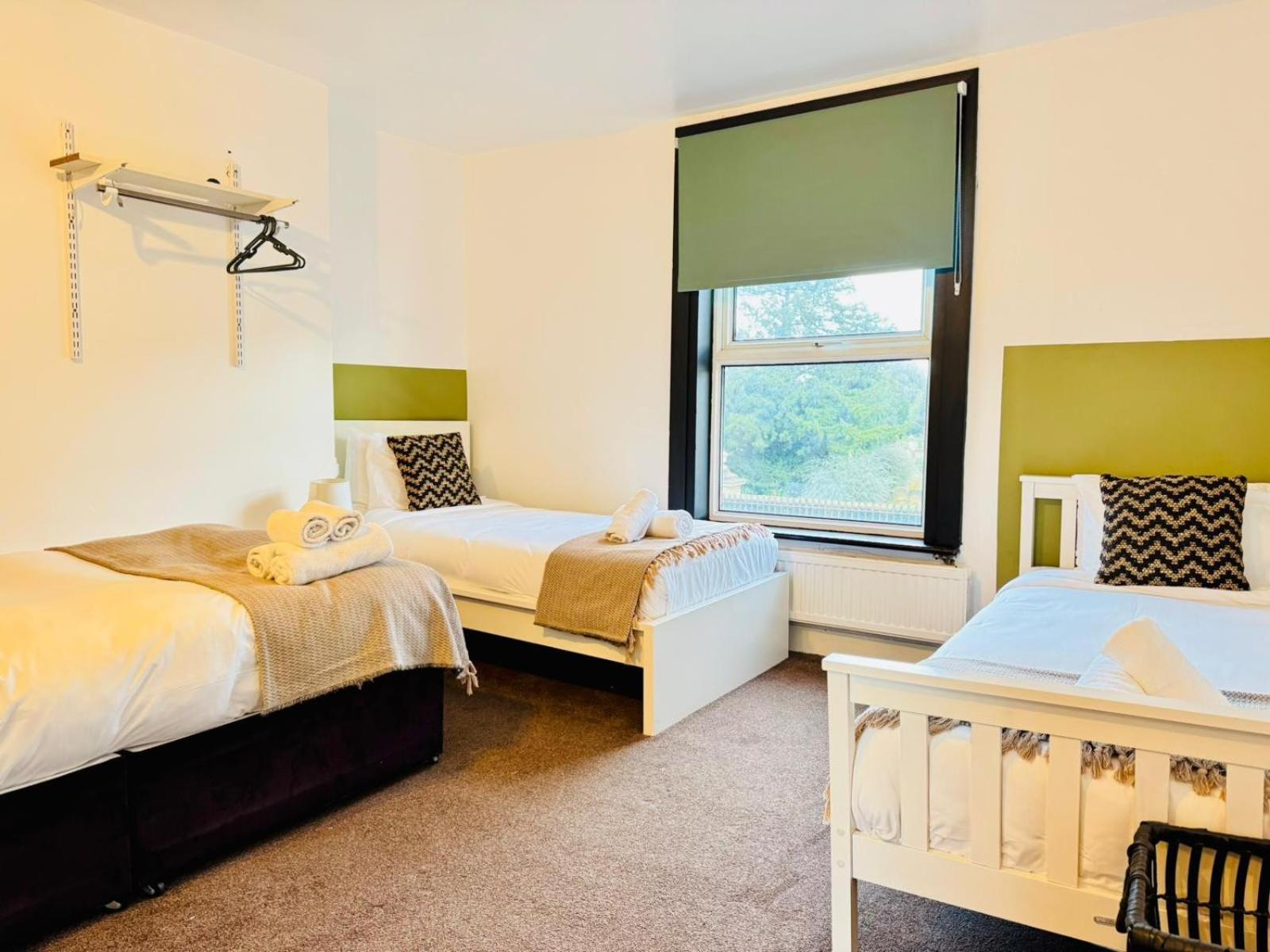 Lovely Dog Friendly, 3 Bed Home Sleeps 8, With Parking & Fenced Garden Work Contractor Leisure, Jasper Cambridge-i reptér Kültér fotó
