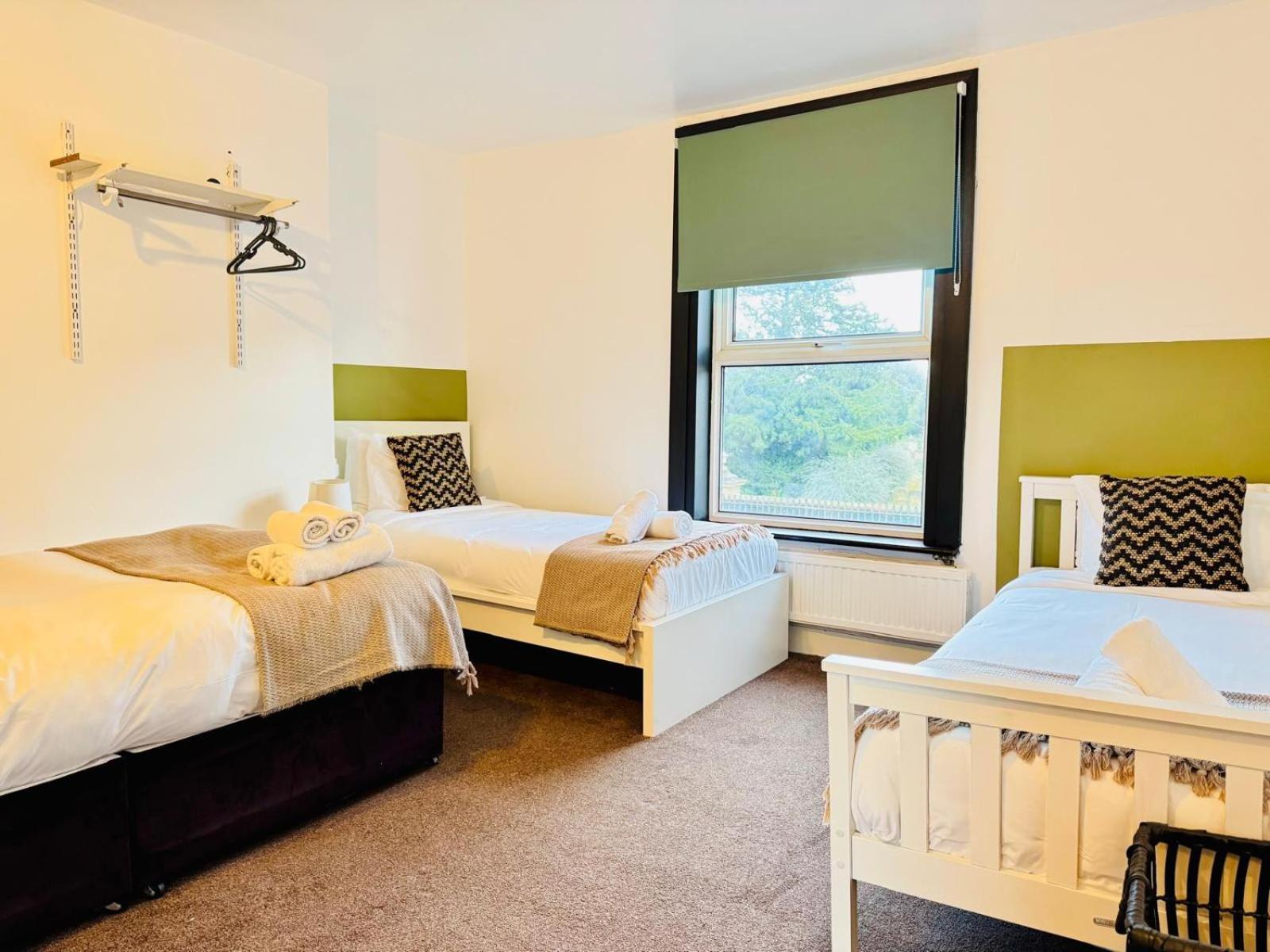 Lovely Dog Friendly, 3 Bed Home Sleeps 8, With Parking & Fenced Garden Work Contractor Leisure, Jasper Cambridge-i reptér Kültér fotó