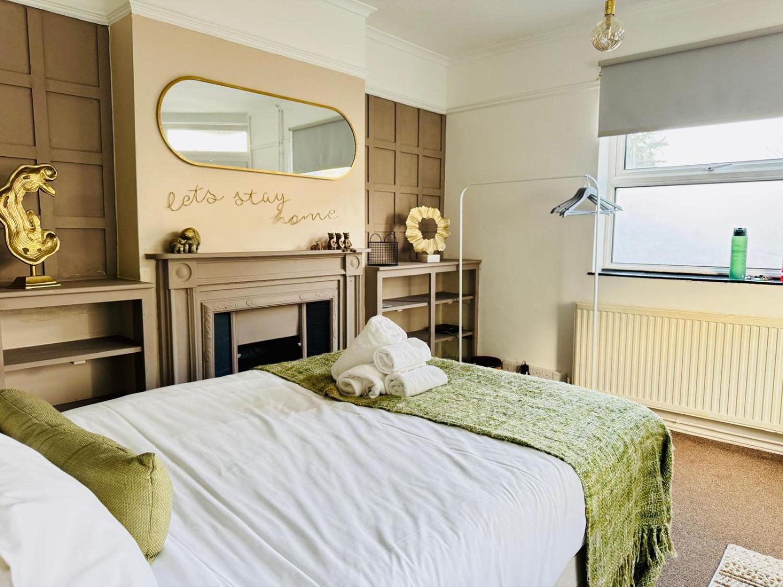 Lovely Dog Friendly, 3 Bed Home Sleeps 8, With Parking & Fenced Garden Work Contractor Leisure, Jasper Cambridge-i reptér Kültér fotó
